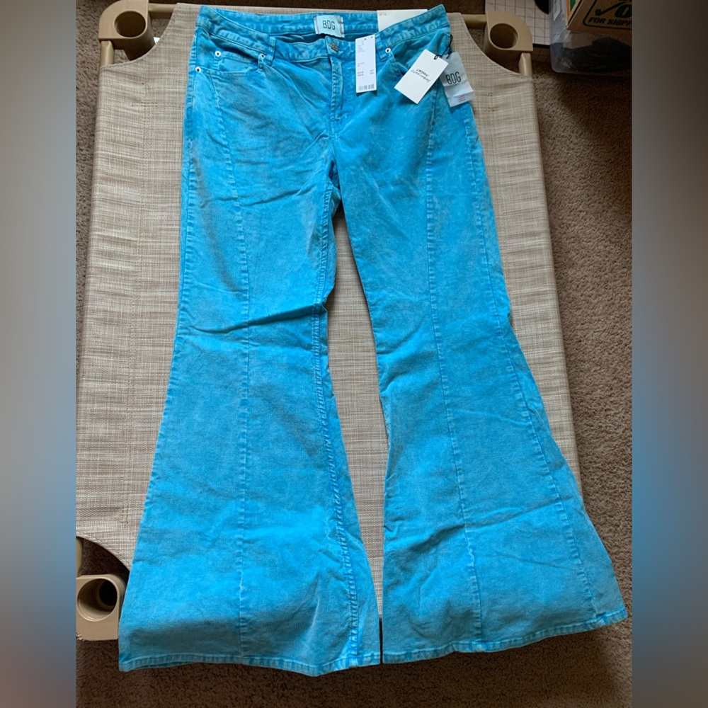 NWT bright blue urban outfitters extreme flare cords women’s size 31
